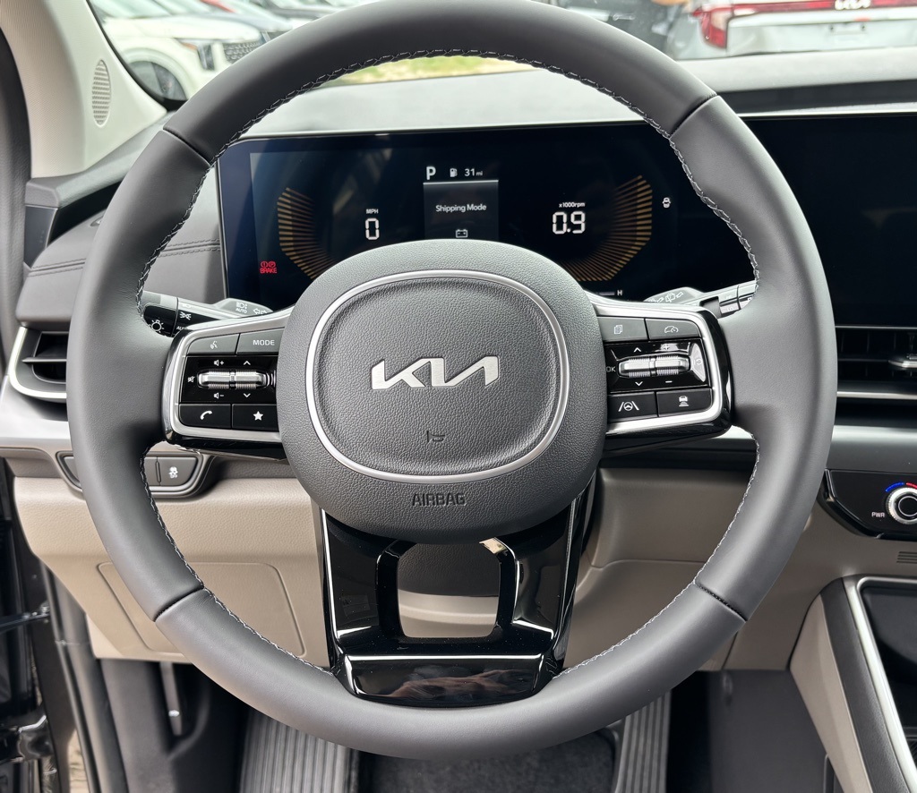 2026 Kia Carnival LXS photo 10