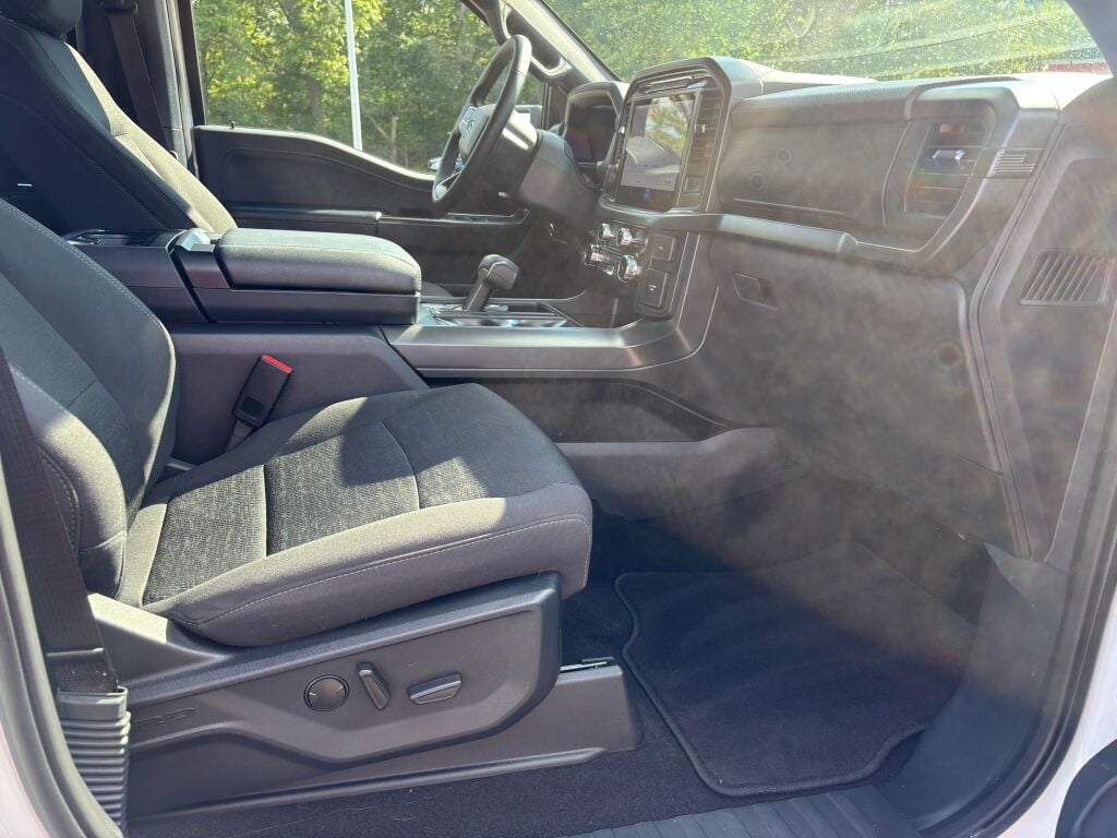2024 Ford F-150 XLT photo 13