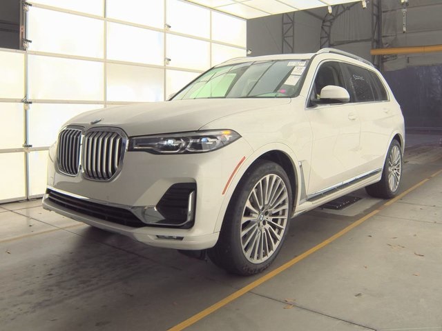 2021 BMW X7 40i's photo