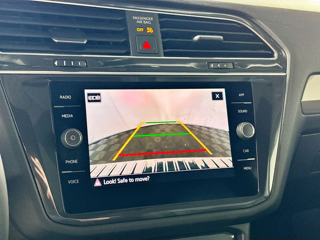 2022 Volkswagen Tiguan SE photo 16