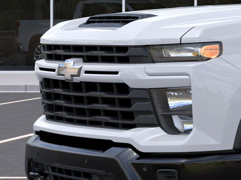 2025 Chevrolet Silverado 2500HD Custom photo 13