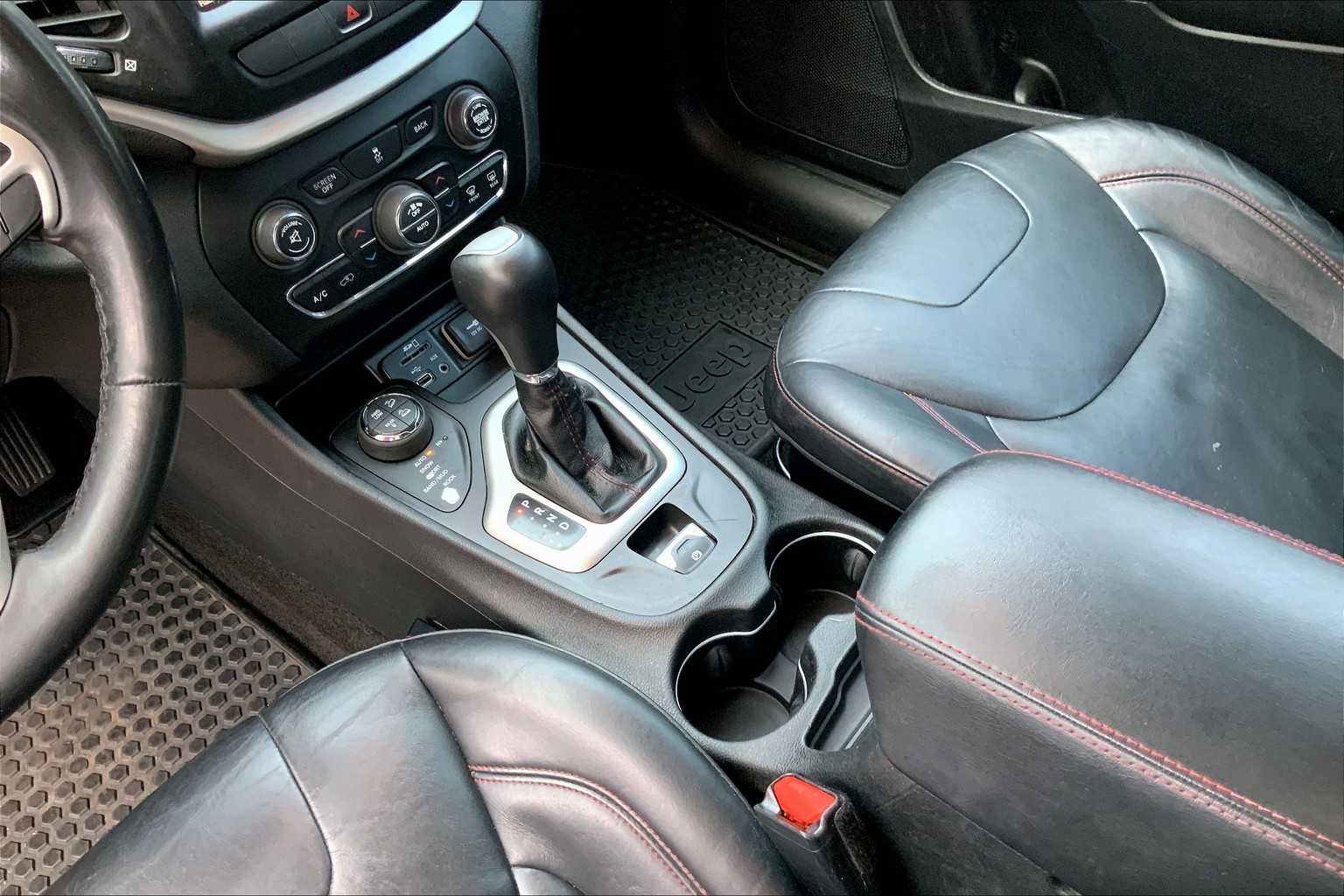 2014 Jeep Cherokee Trailhawk photo 12