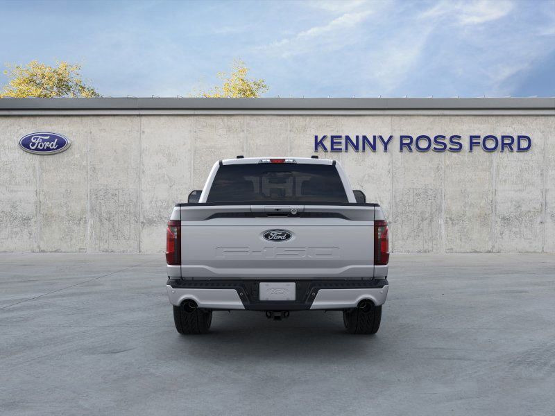 2025 Ford F-150 XLT photo 4