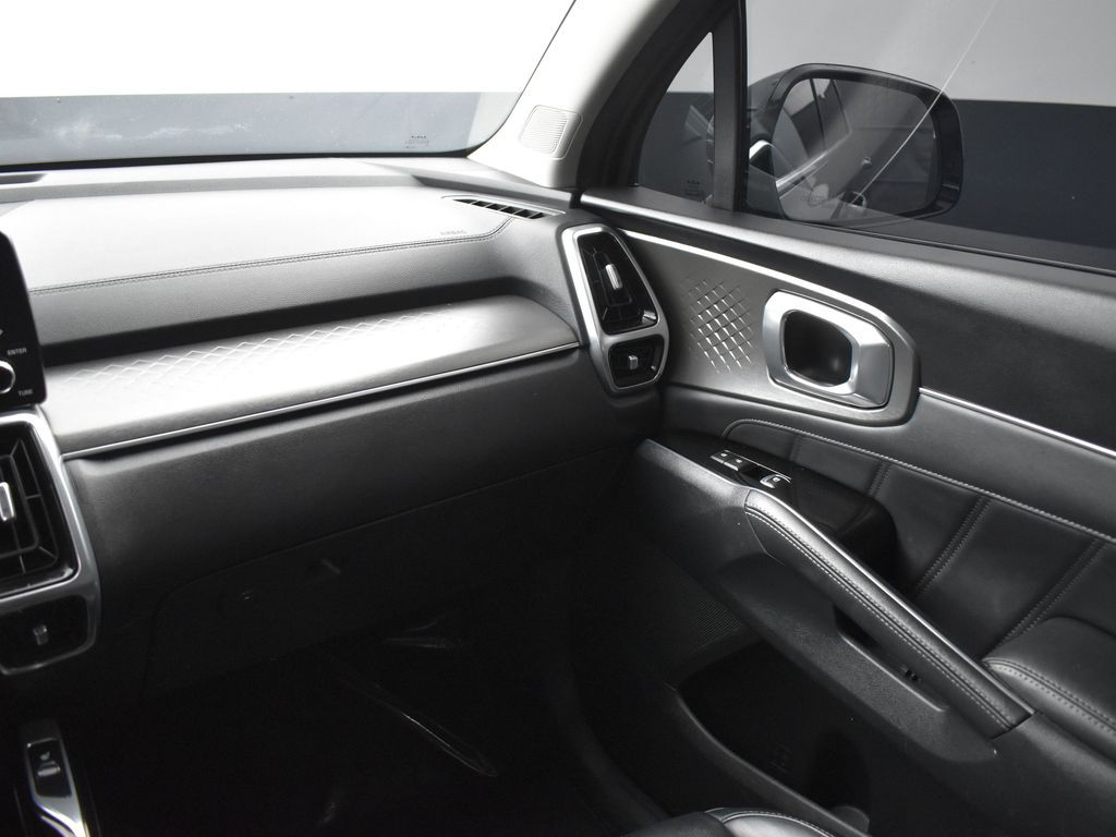 2022 Kia Sorento Plug-In Hybrid SX photo 13