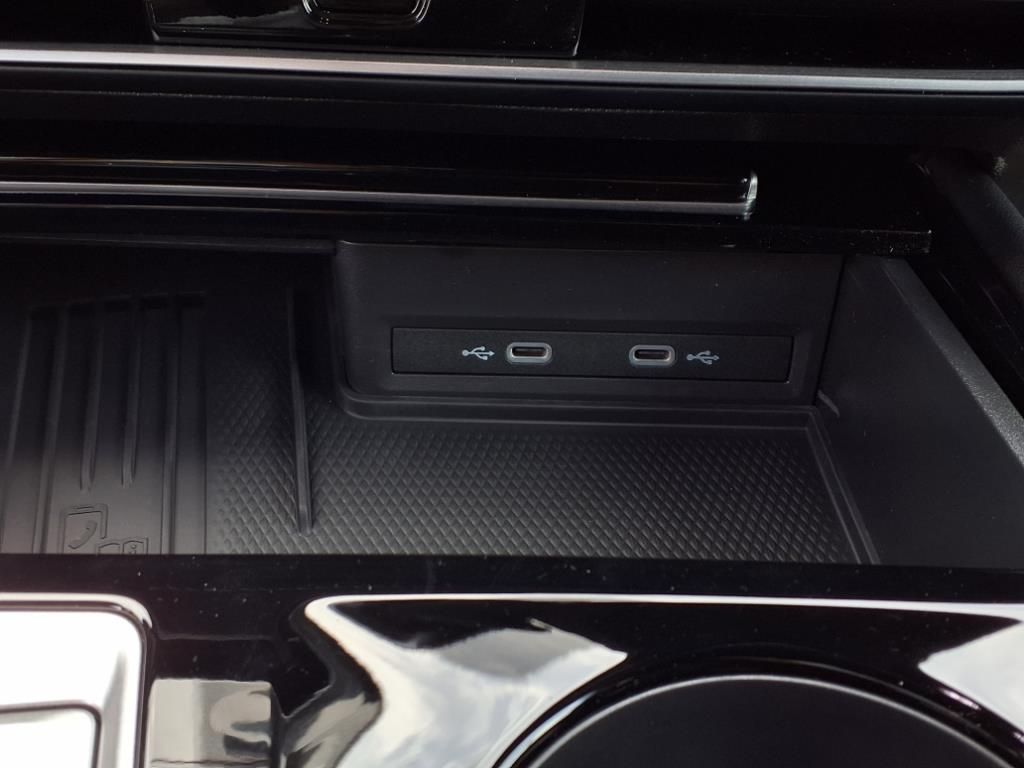 2025 Volkswagen Atlas Cross Sport SE Technology photo 6