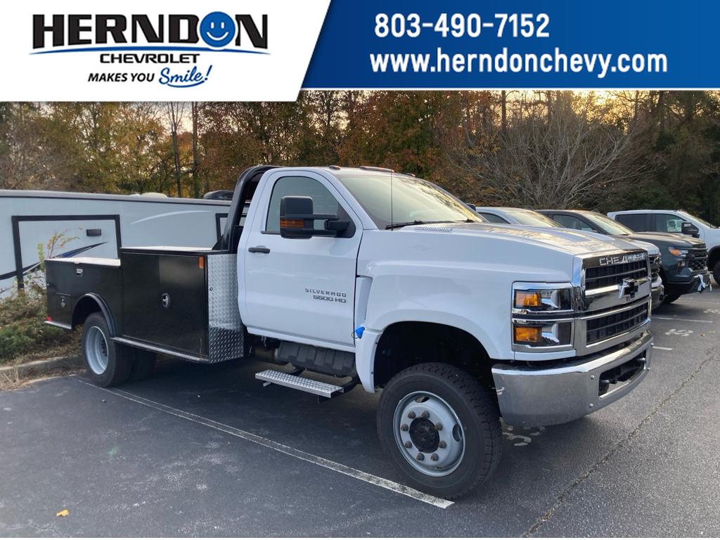 2024 Chevrolet Silverado 4500 Medium Duty Chassis Cab Work Truck's photo