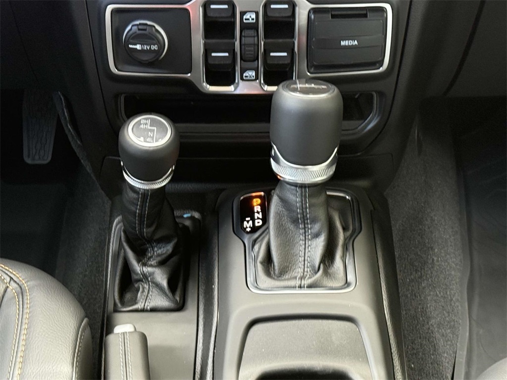2025 Jeep Gladiator Sport photo 20