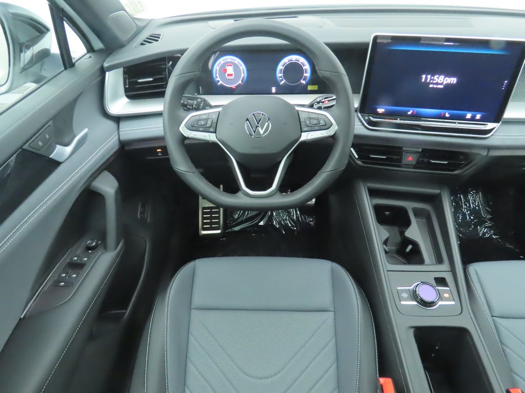 2025 Volkswagen Tiguan SE R-Line Black photo 11