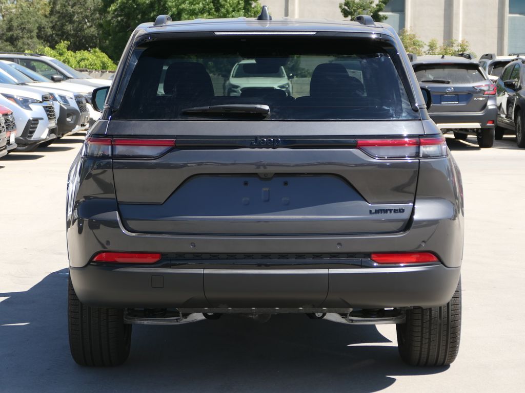 2025 Jeep Grand Cherokee Limited photo 4