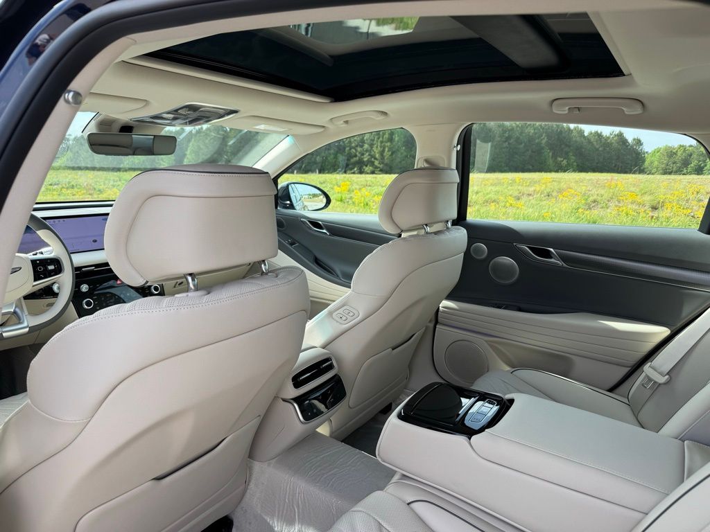 2025 Genesis G80 2.5T Sport Prestige photo 19