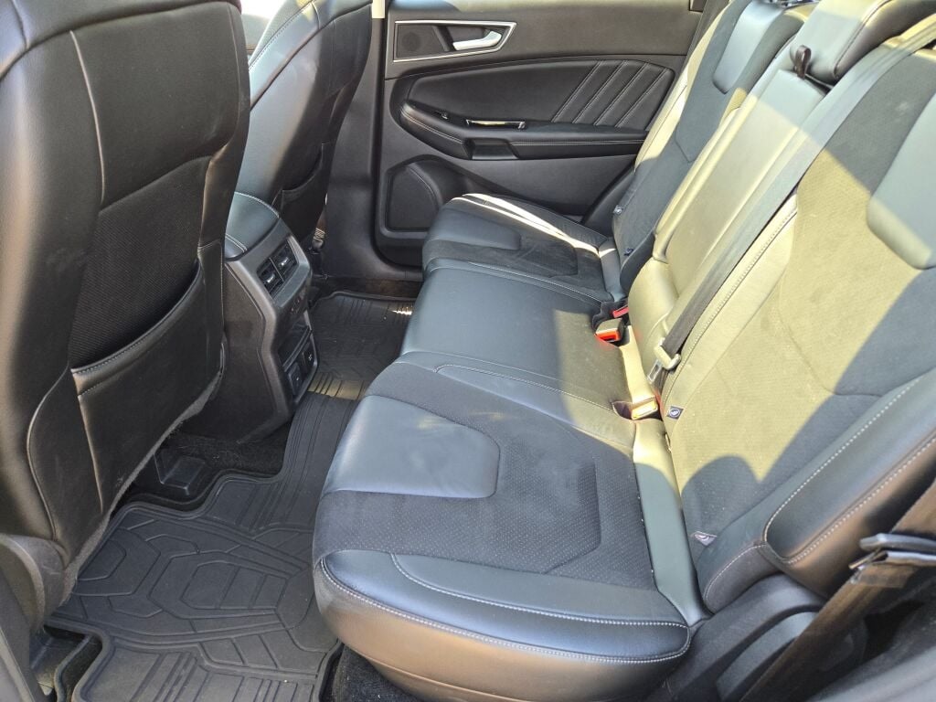 2015 Ford Edge Sport photo 13