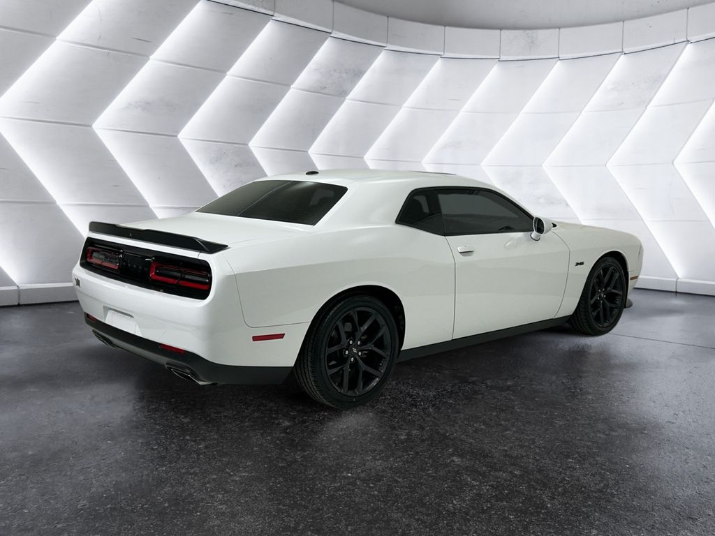 2023 Dodge Challenger R/T photo 4