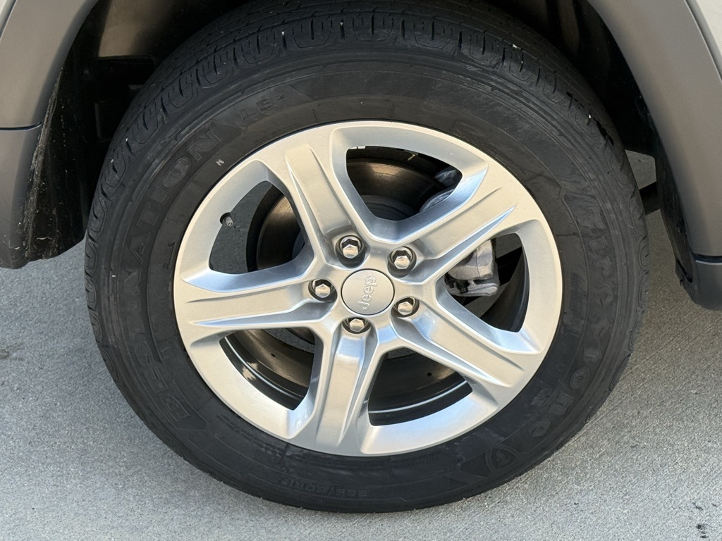 2024 Jeep Compass Latitude photo 9