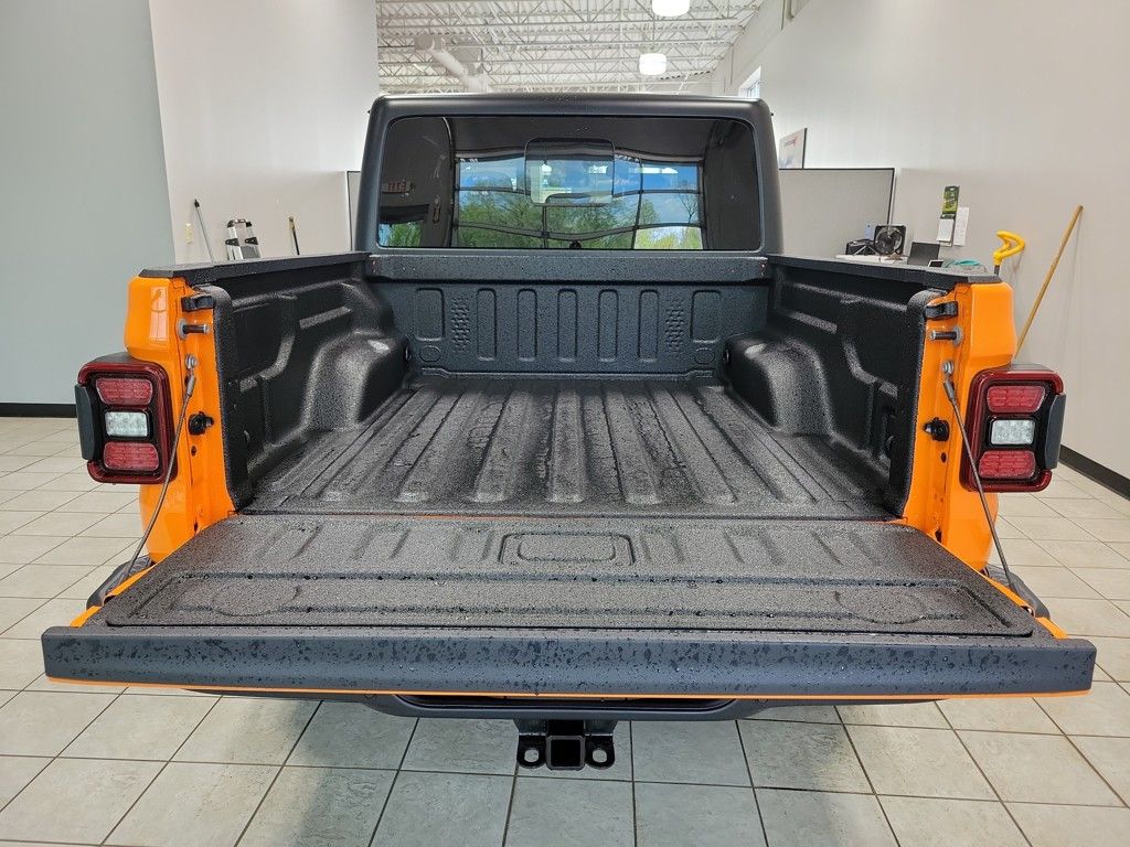2025 Jeep Gladiator Sport S photo 7