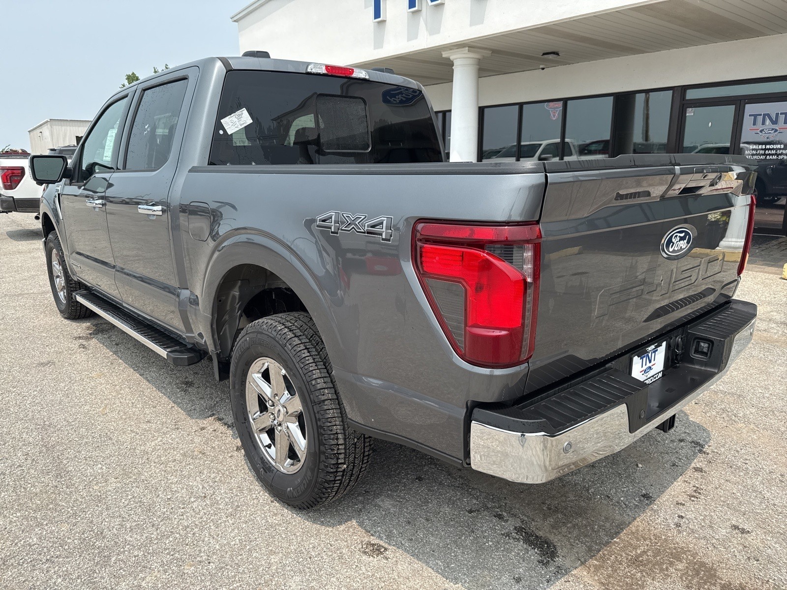 2025 Ford F-150 XLT photo 8