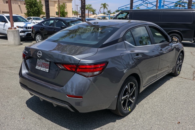 2025 Nissan Sentra SV photo 4