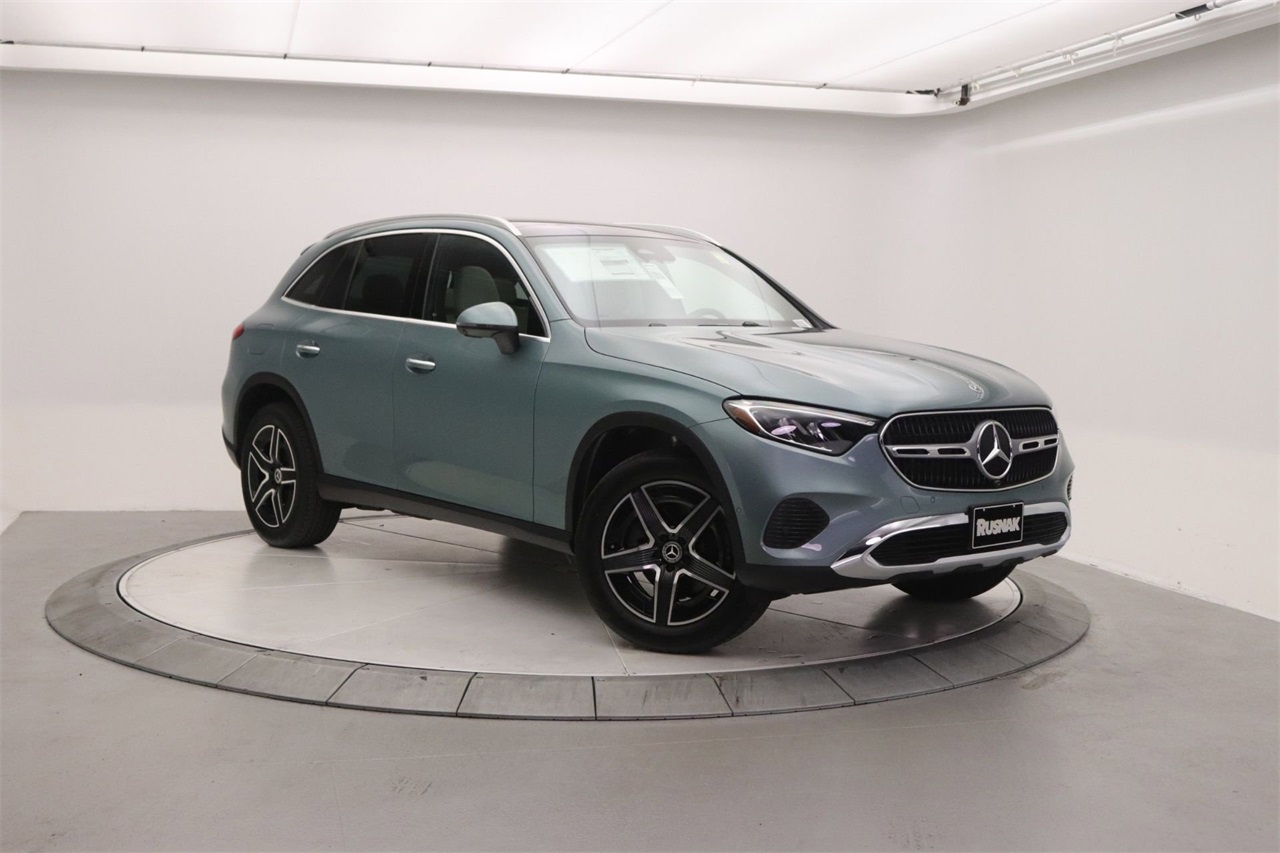 2026 Mercedes-Benz GLC Base's photo