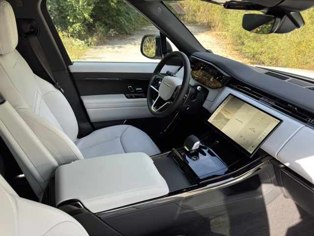 2025 Land Rover Range Rover Sport SE photo 19