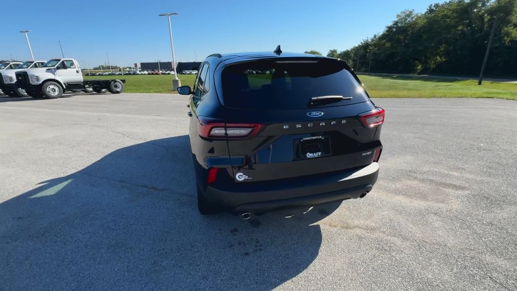 2026 Ford Escape ST-Line photo 5