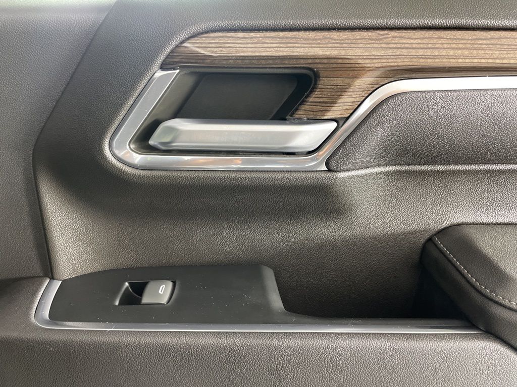 2023 Chevrolet Silverado 1500 RST photo 16
