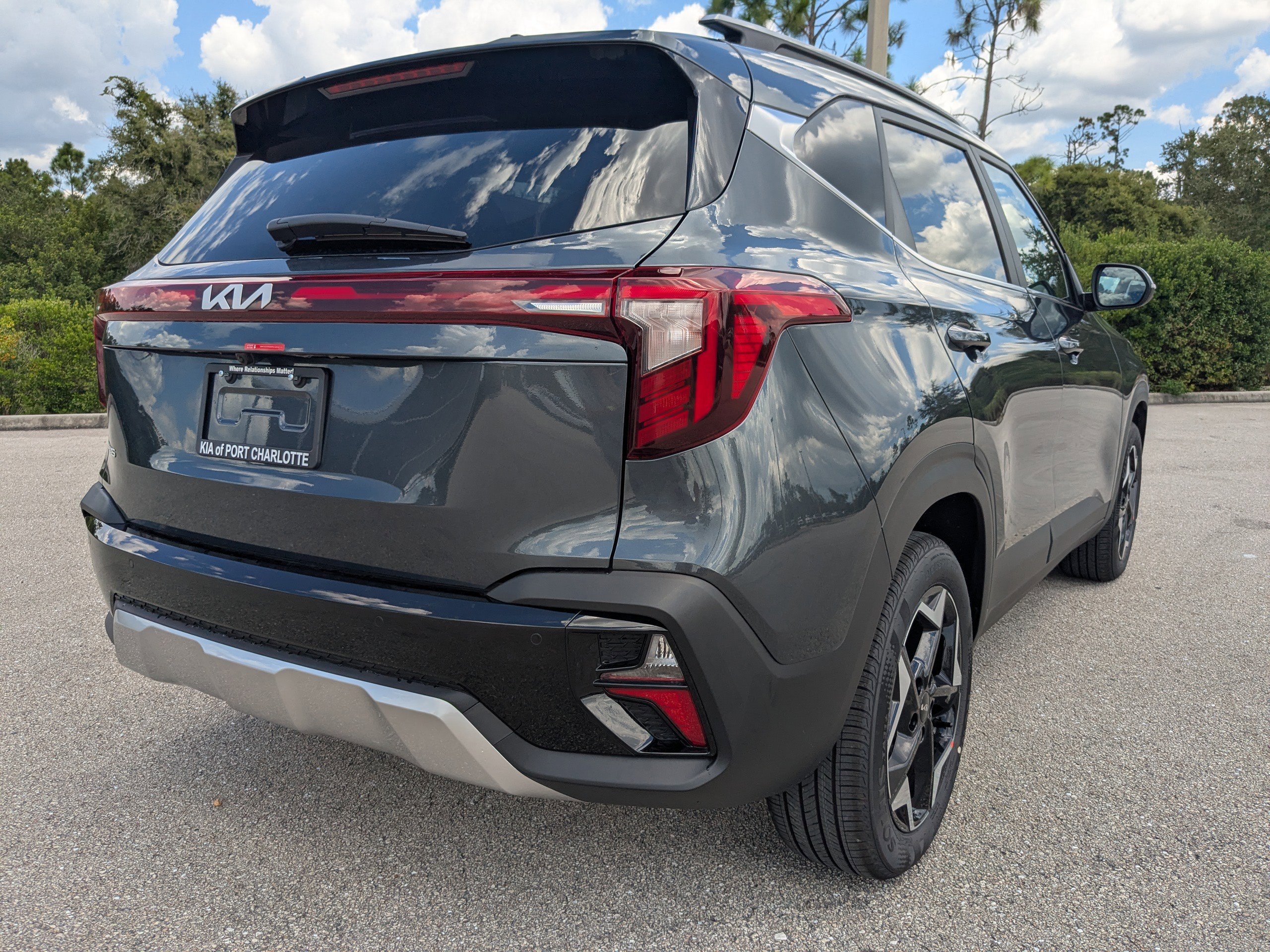 2026 Kia Seltos EX photo 2
