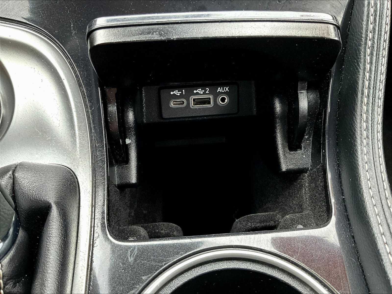 2023 Nissan Maxima SV photo 25
