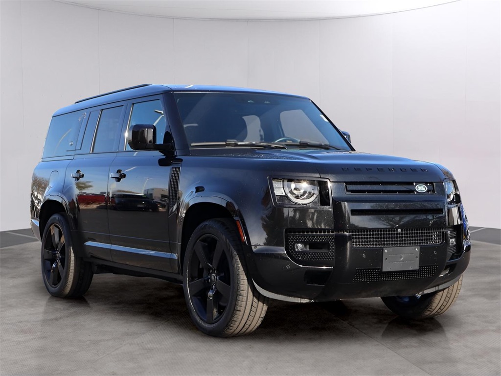 2024 Land Rover Defender 130 X-Dynamic SE photo 3