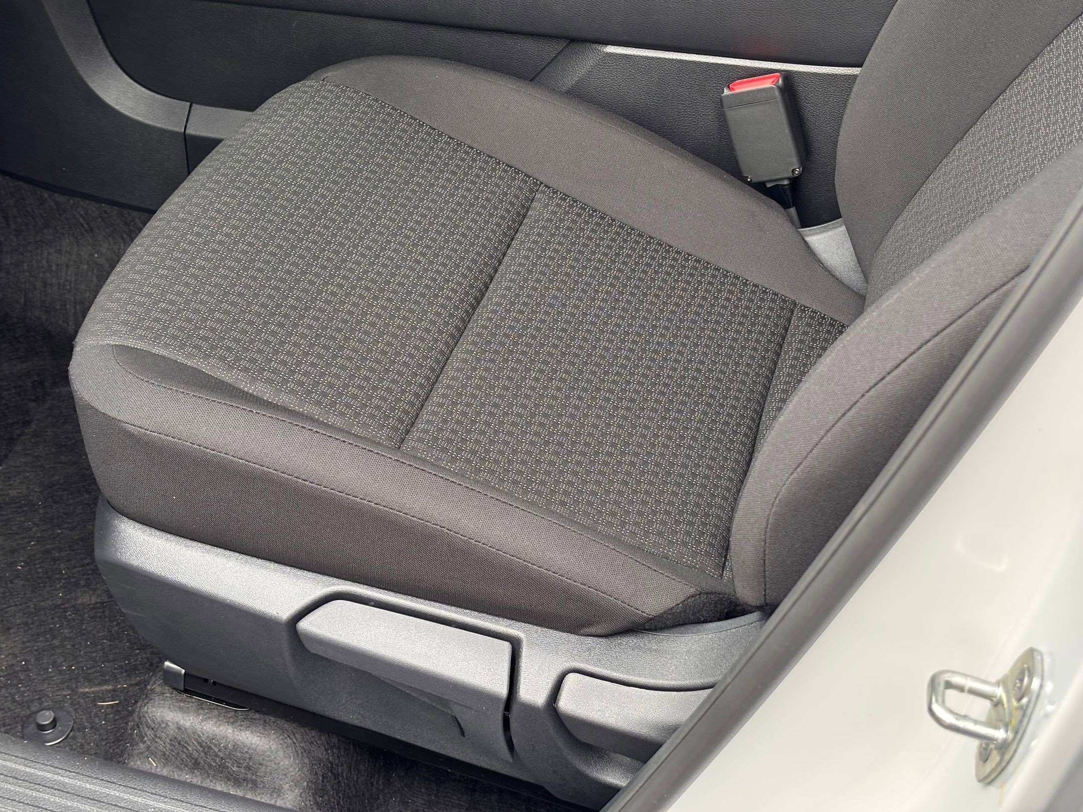 2025 Nissan Kicks S photo 4