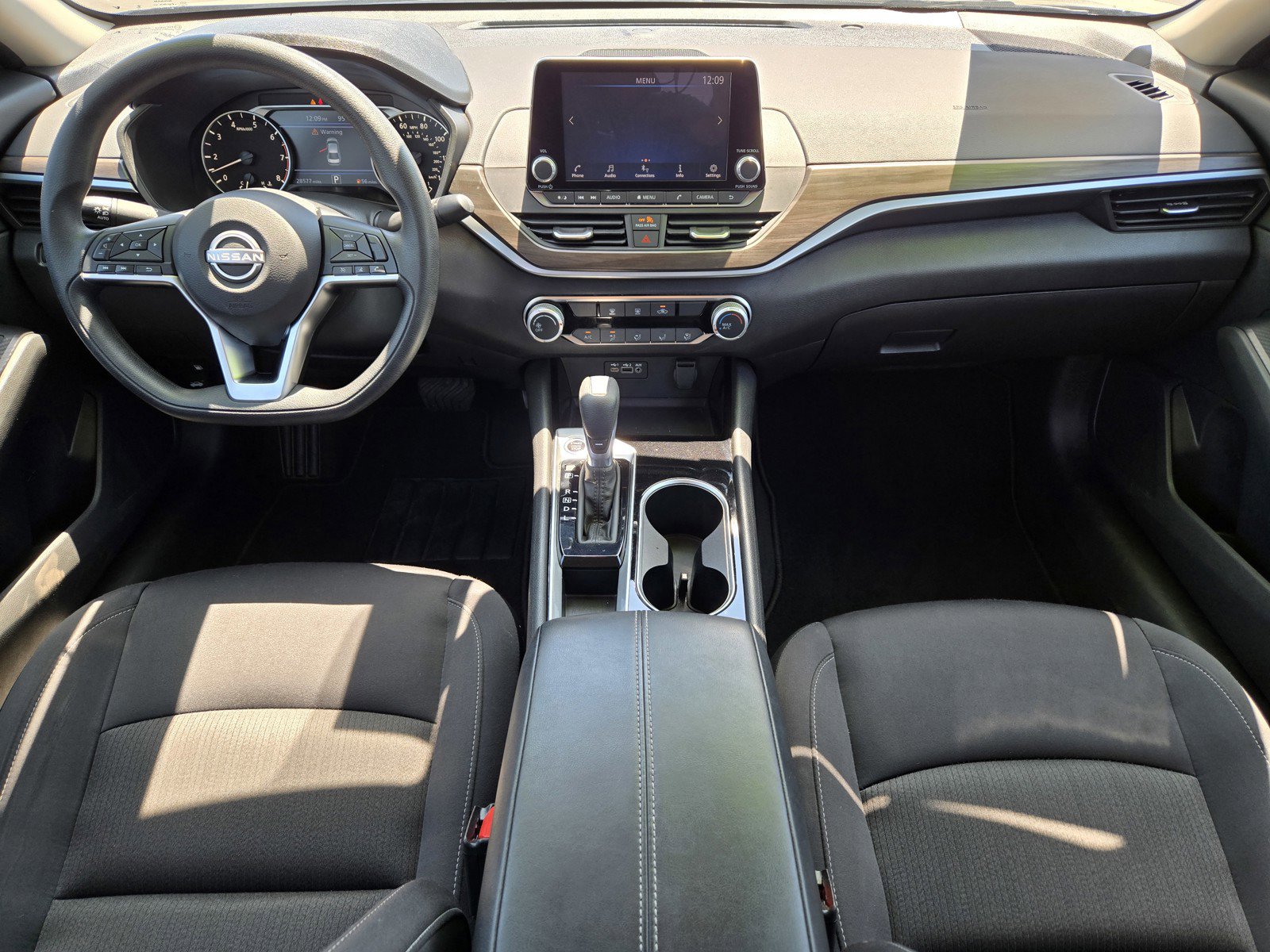 2024 Nissan Altima 2.5 SV photo 11