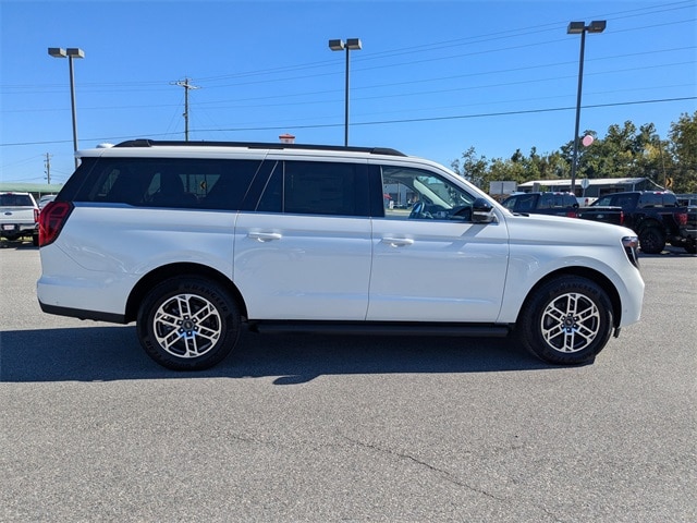 2025 Ford Expedition MAX photo 2