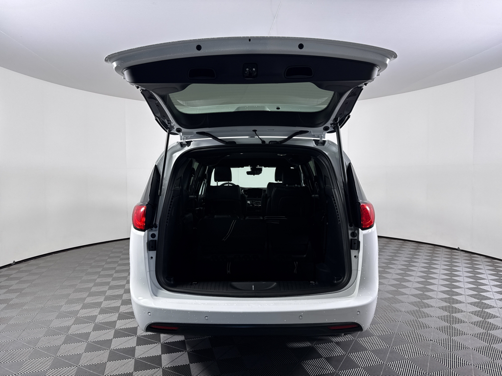 2026 Chrysler Voyager LX photo 7