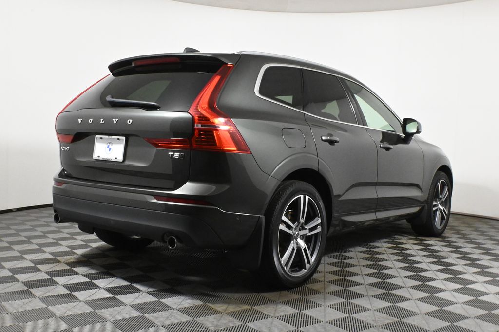 2018 Volvo XC60 T5 Momentum photo 7