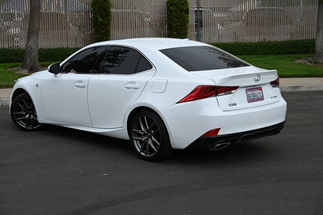 2020 Lexus IS 350 F SPORT photo 3