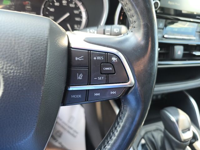 2021 Toyota Highlander XLE photo 19