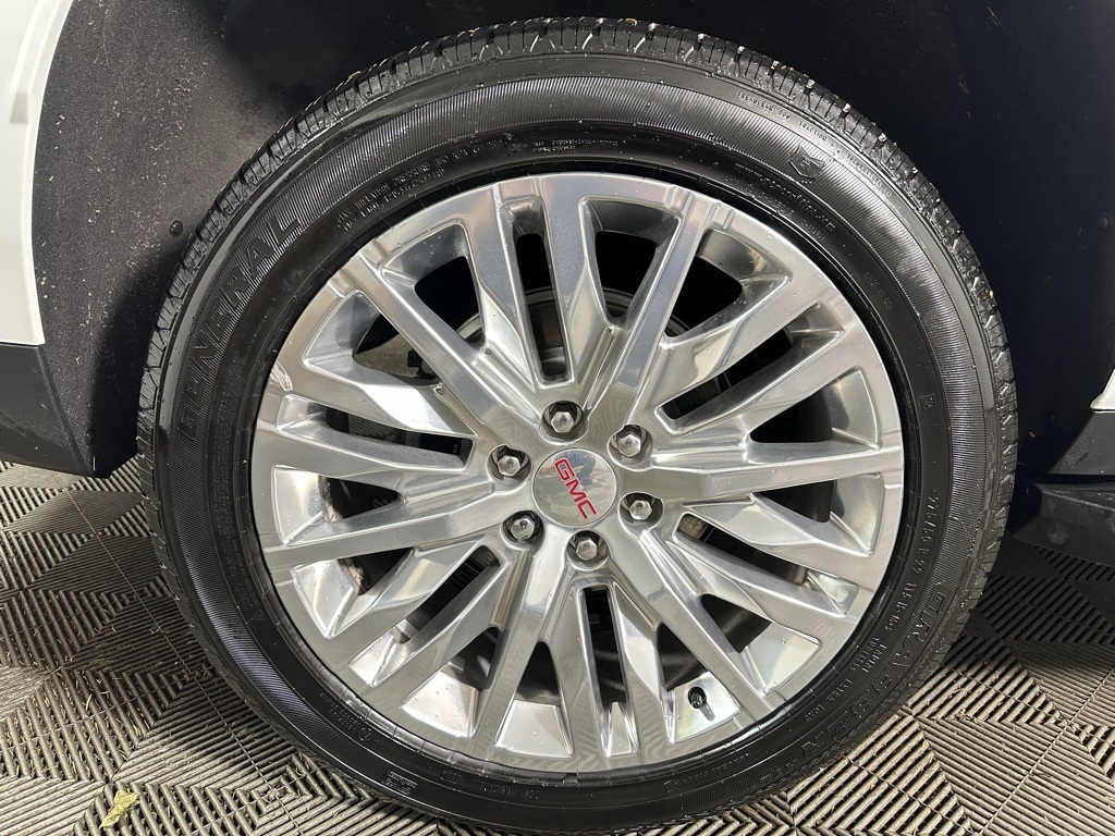 2023 Gmc Yukon SLT photo 2