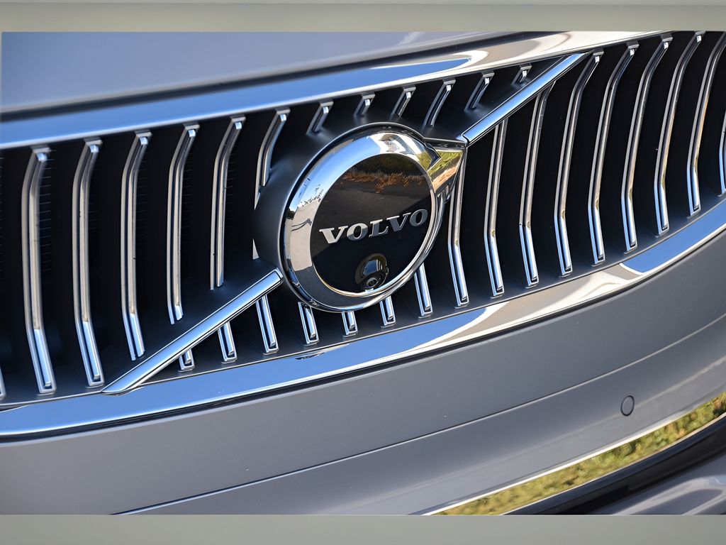 2024 Volvo S90 T8 Ultimate photo 3
