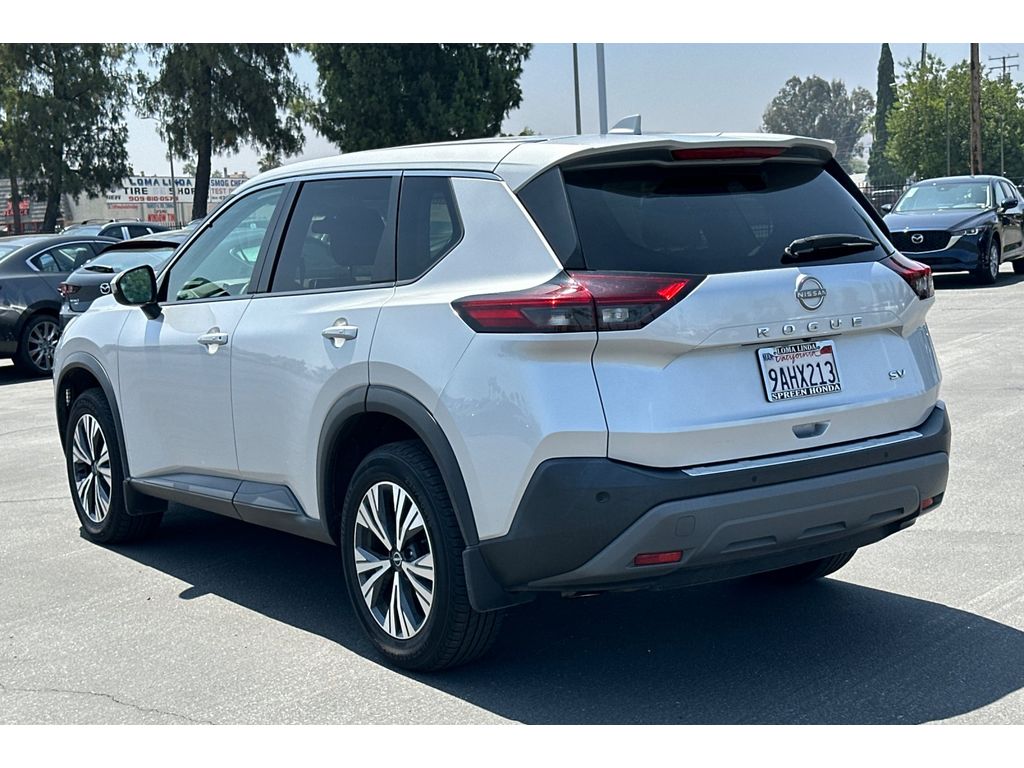 2022 Nissan Rogue SV photo 3