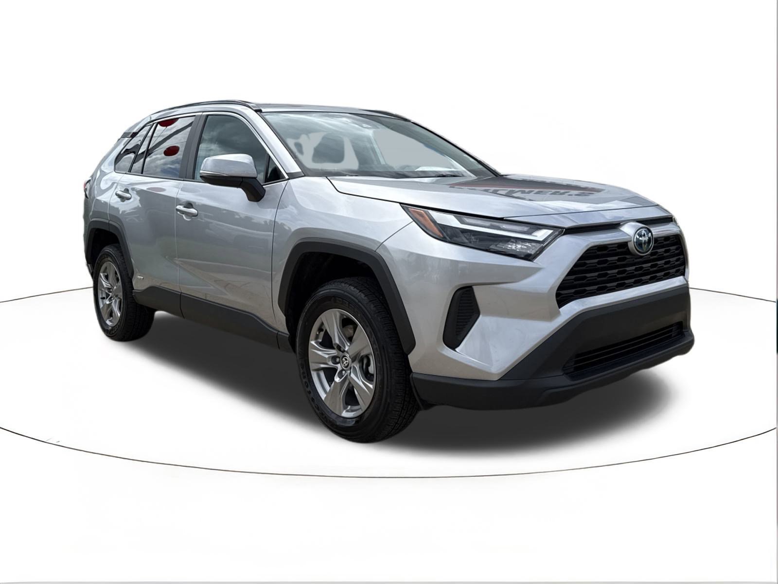 2024 Toyota RAV4 XLE's photo