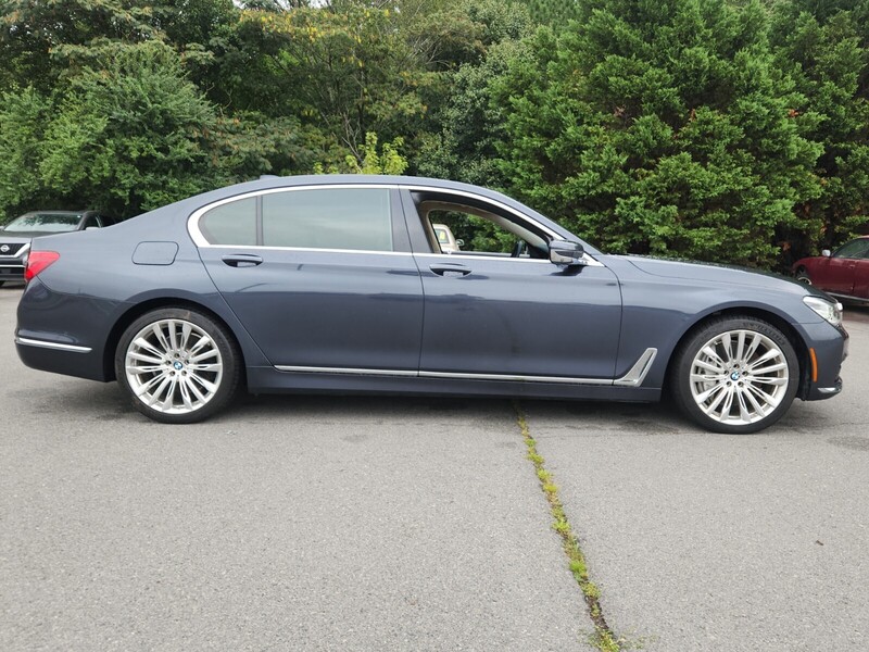 2016 Bmw 750i xDrive photo 2