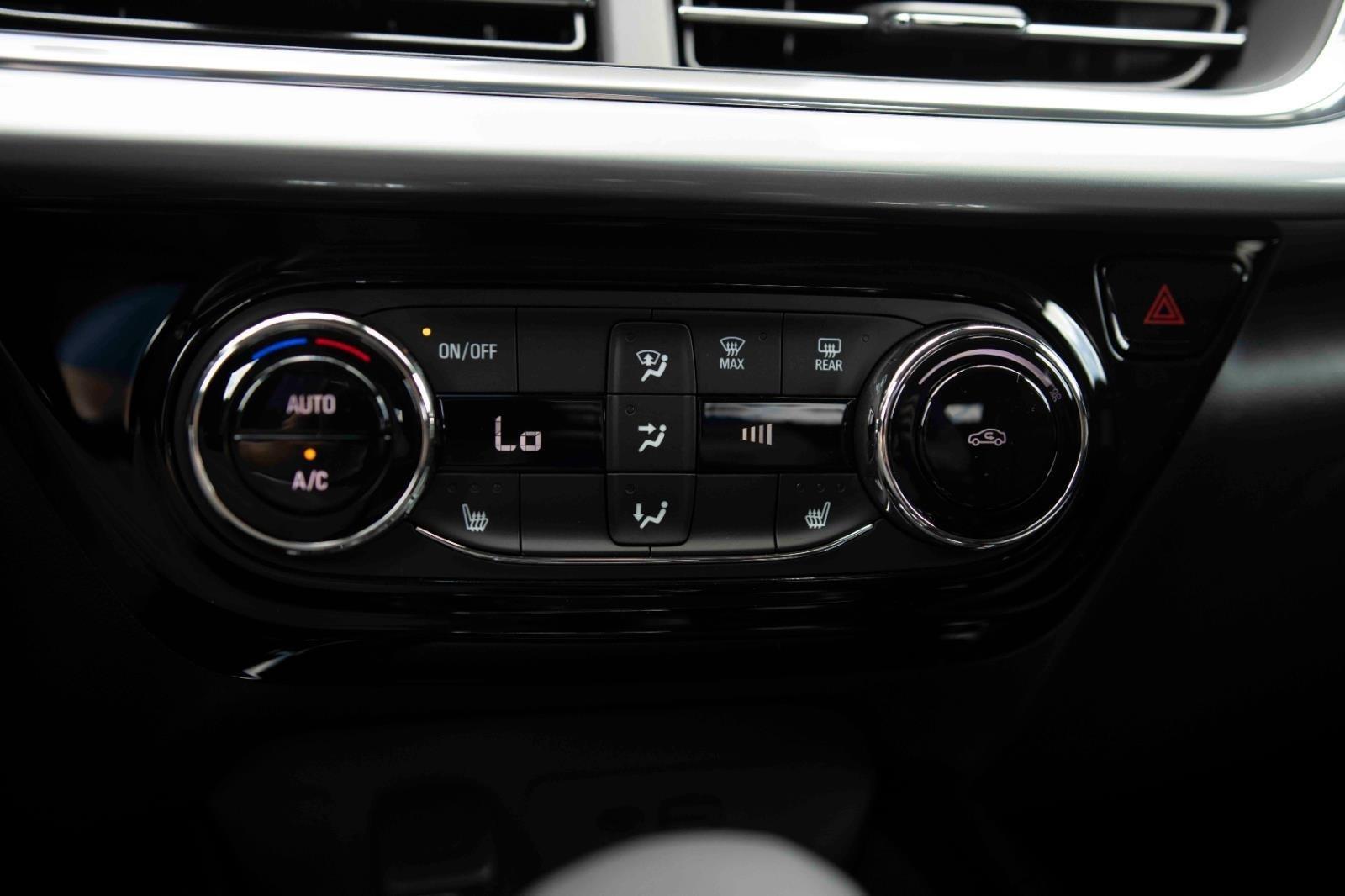 2025 Chevrolet Trax LT photo 17