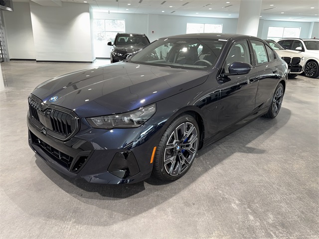 2026 Bmw 550e xDrive photo 3