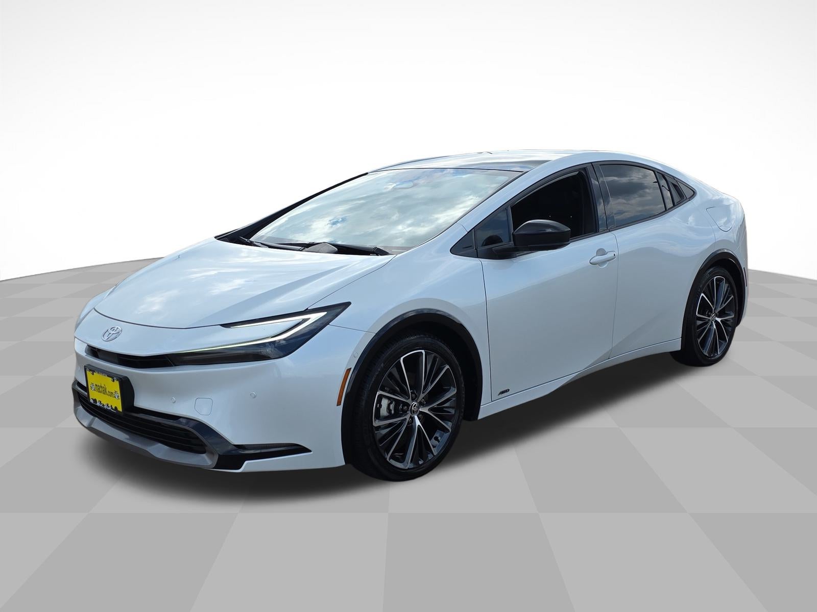 2024 Toyota Prius LE photo 31