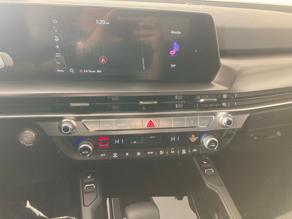 2025 Kia Telluride S photo 2