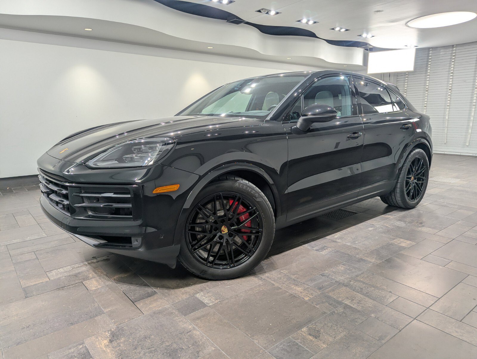 2024 Porsche Cayenne Coup S's photo