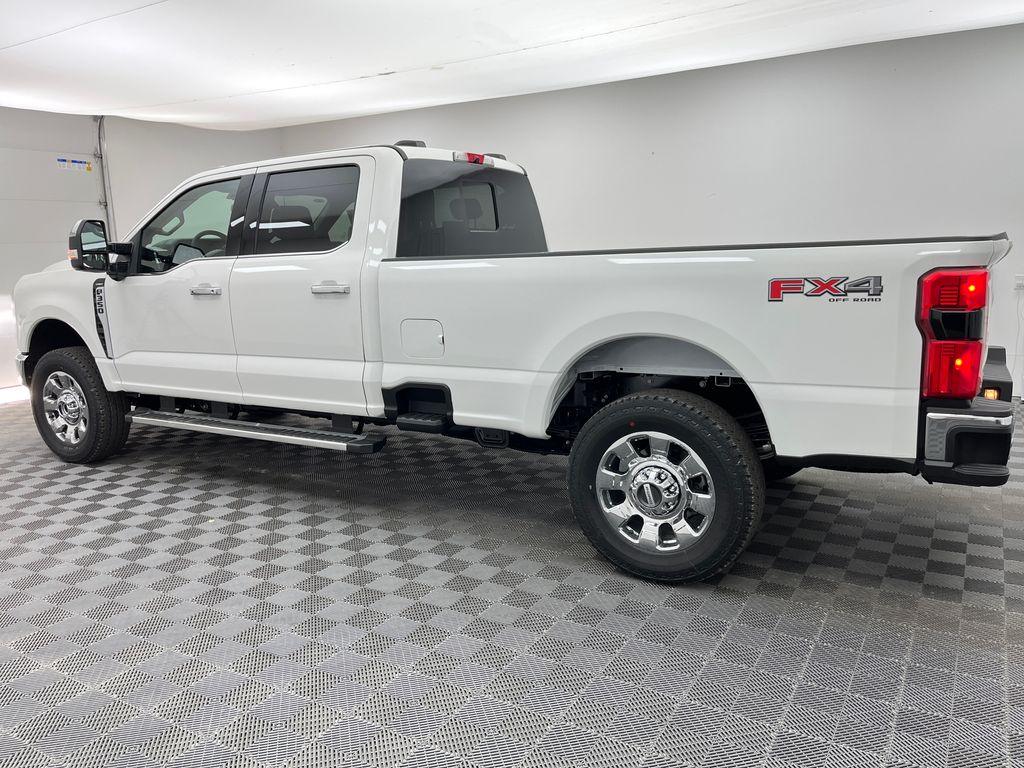 2026 Ford F-350 Lariat photo 4