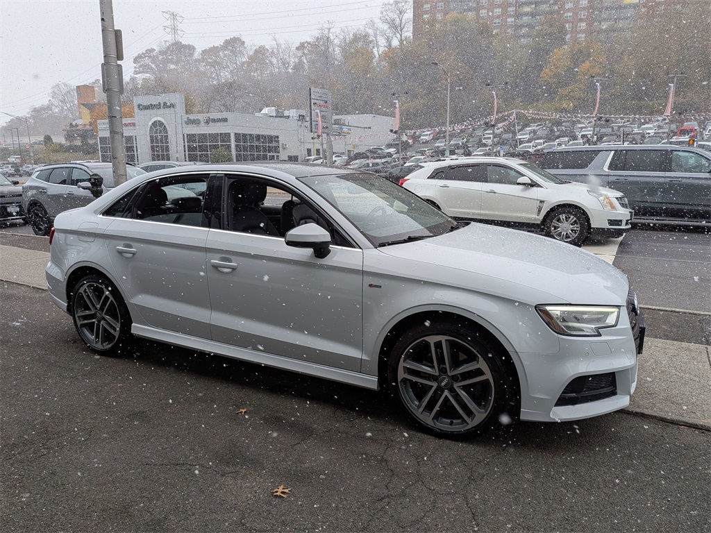 2017 Audi A3 2.0T Premium Plus Quattro photo 4