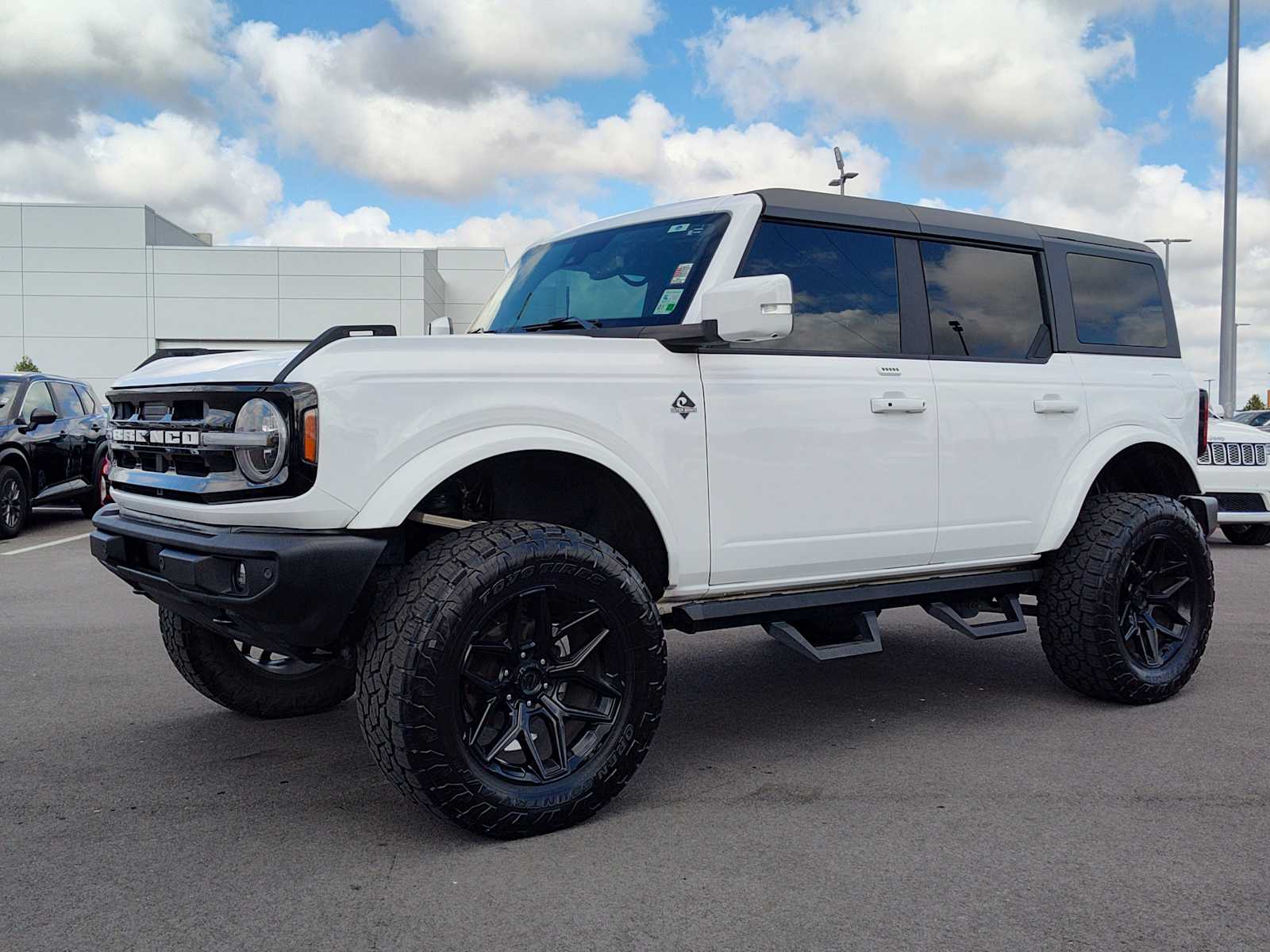 2023 Ford Bronco 4-Door Outer Banks's photo