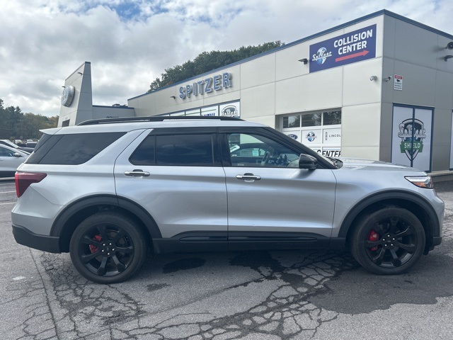 2021 Ford Explorer ST photo 3