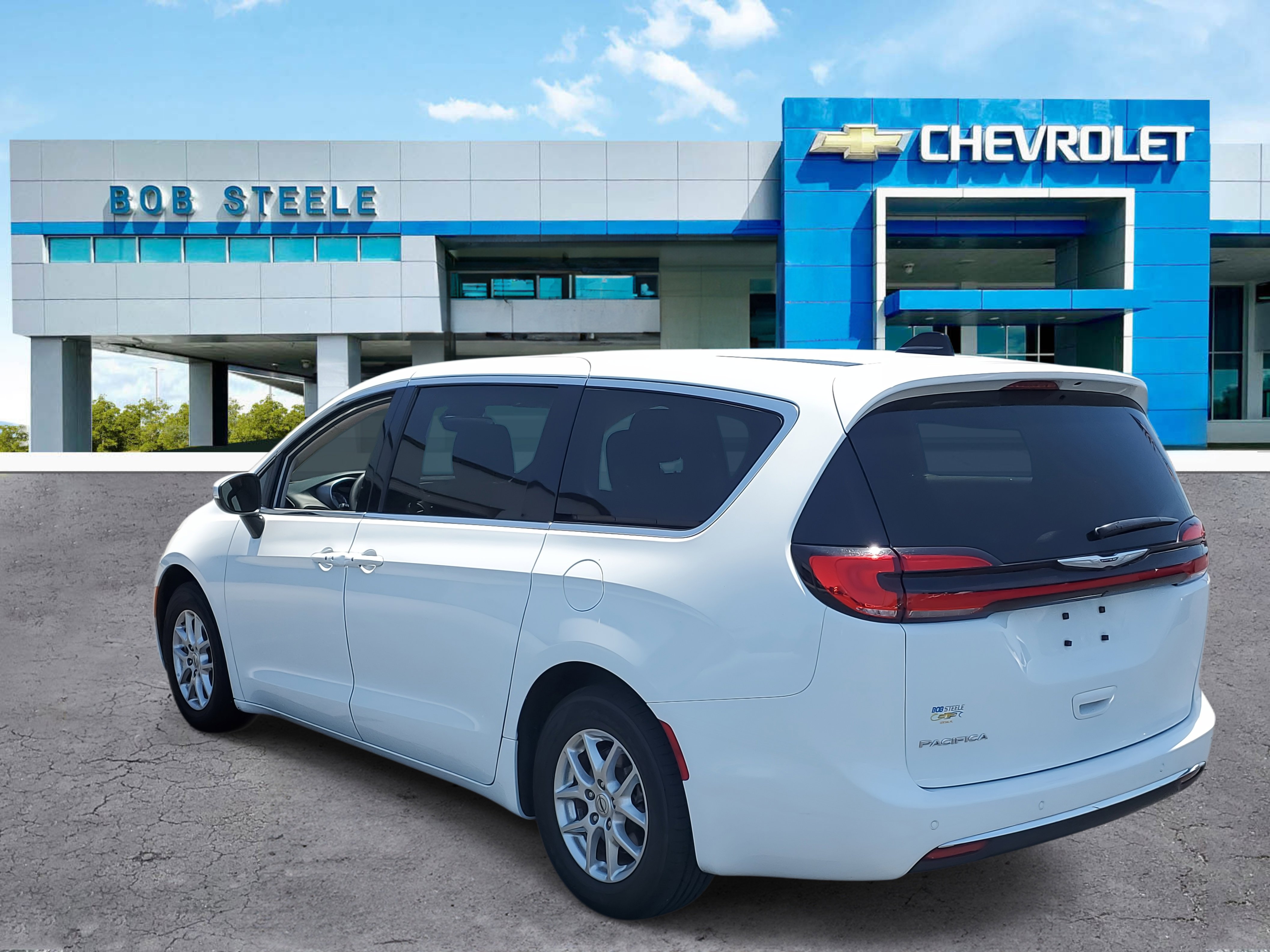 2023 Chrysler Pacifica Touring L photo 5