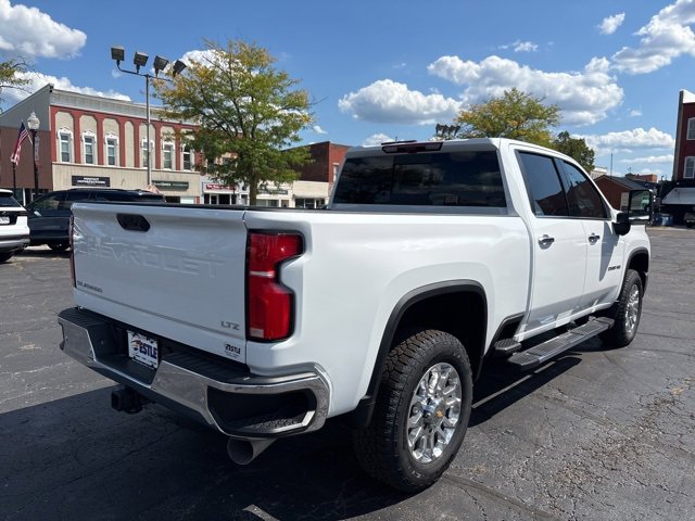 2025 Chevrolet Silverado 2500HD LTZ photo 4